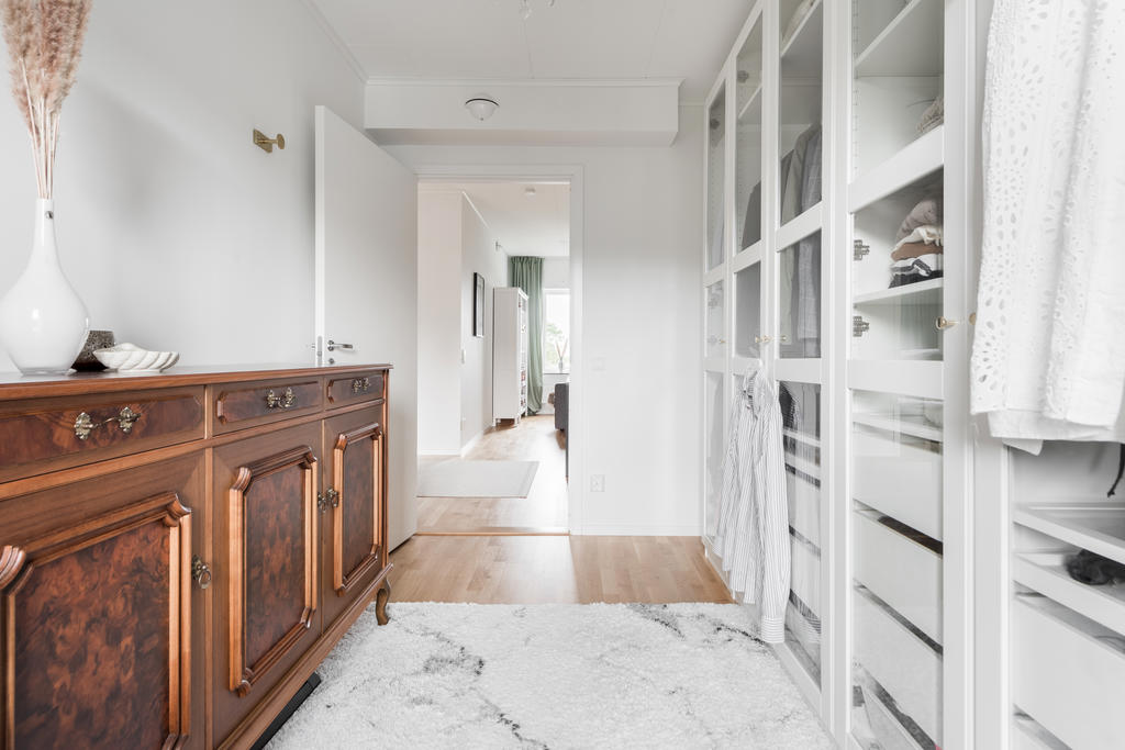 Walk in closet 