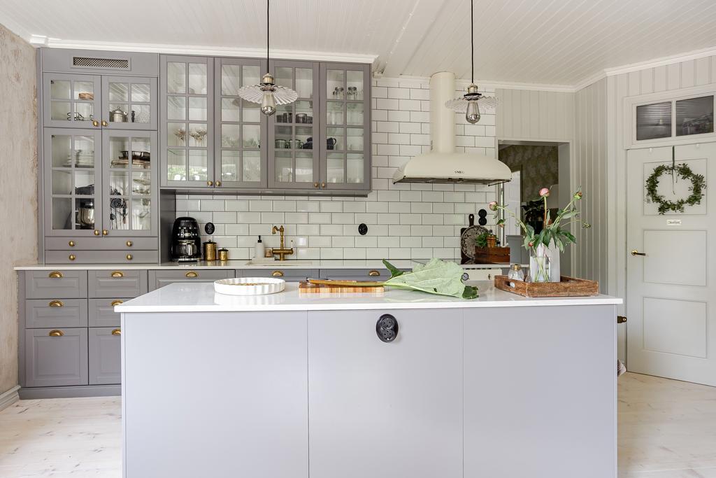 Smakfullt kök i perfekt kombination mellan det lantliga och moderna