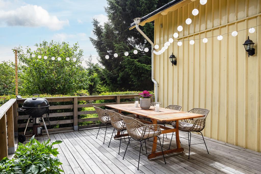 Uteplatsen på baksidan