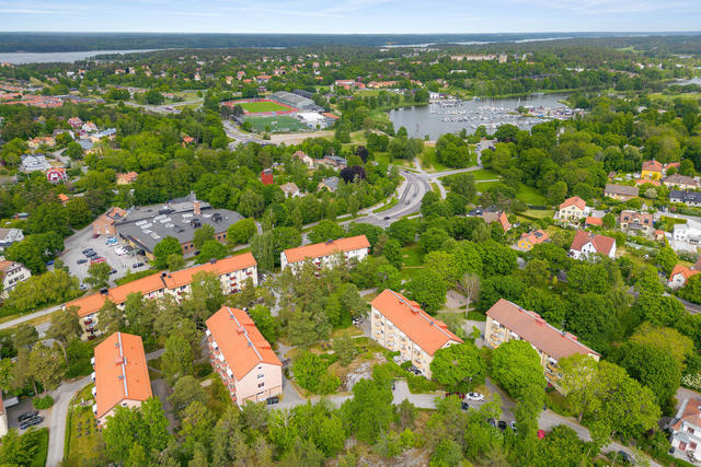 Varmt välkommen till Bredablicksvägen 9A i Lidingö
