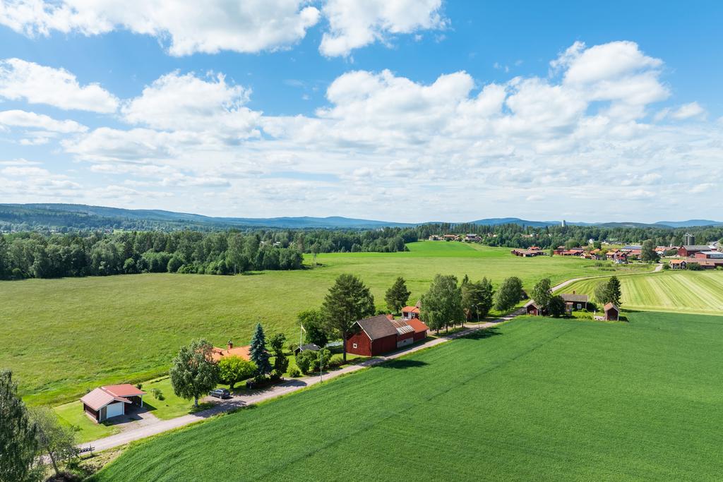 Vy över fastigheten och delar av Gröntuv