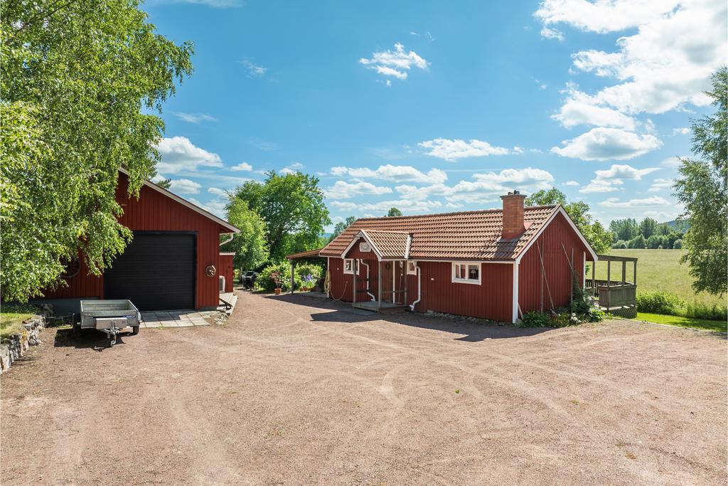 Maskinhall och Lillstugan/Gårdshuset