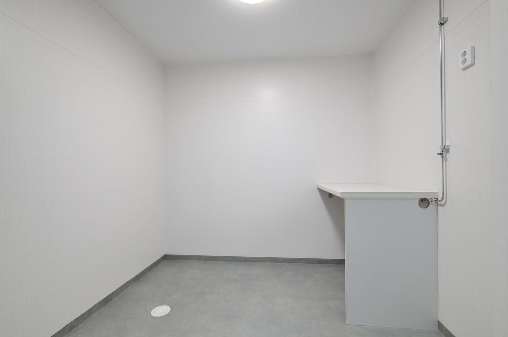Plats för tvättmaskin ( i duschrummet )