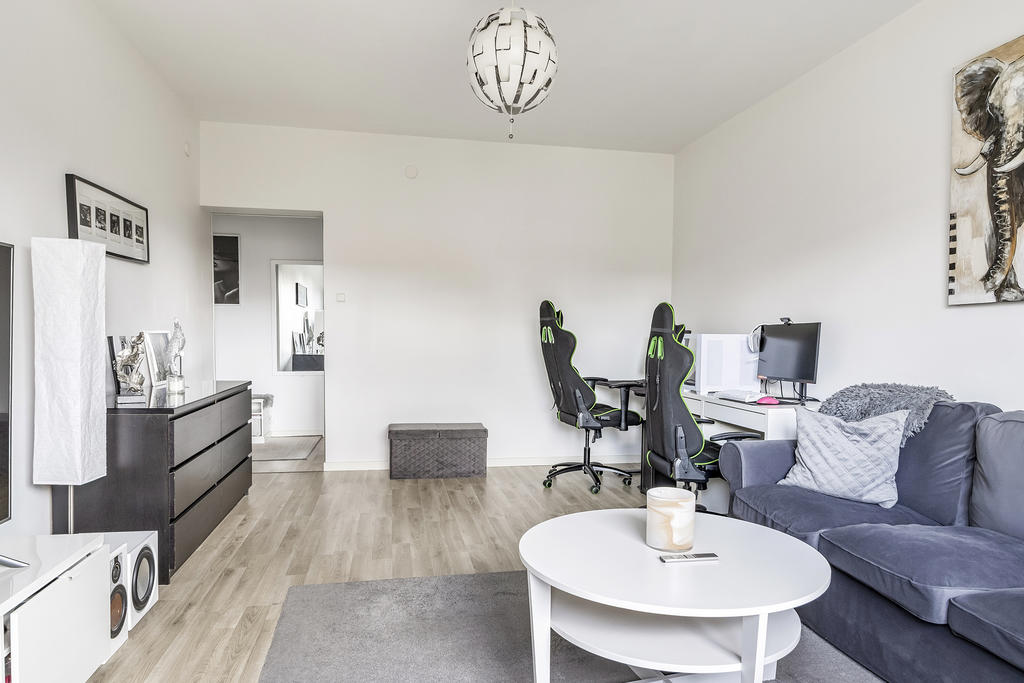 Plats för skrivbord i vardagsrum