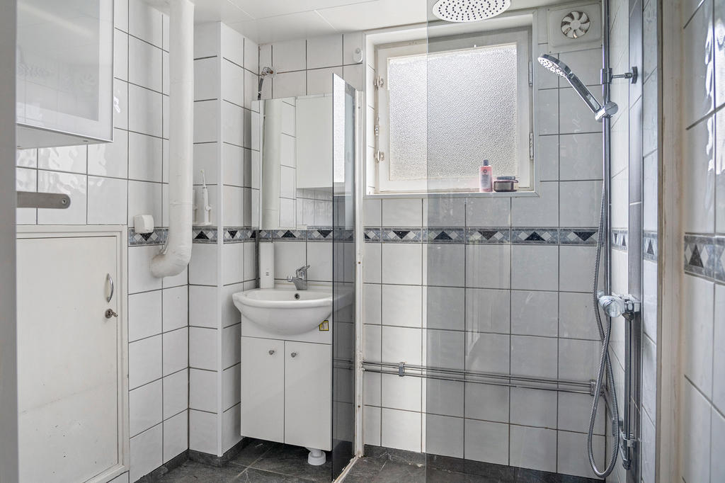 Badrum på suterrängplan