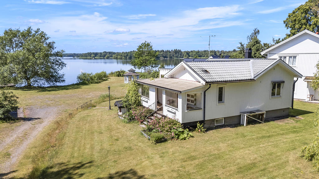 Separat gårdshus med stor potential 
