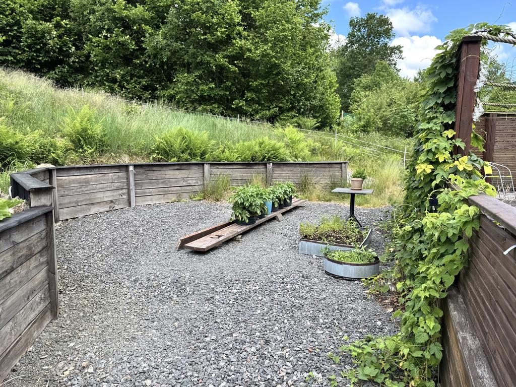 Plats för köksträdgård och odling i lådor