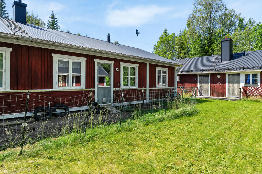 Baksidan med utgång från huset