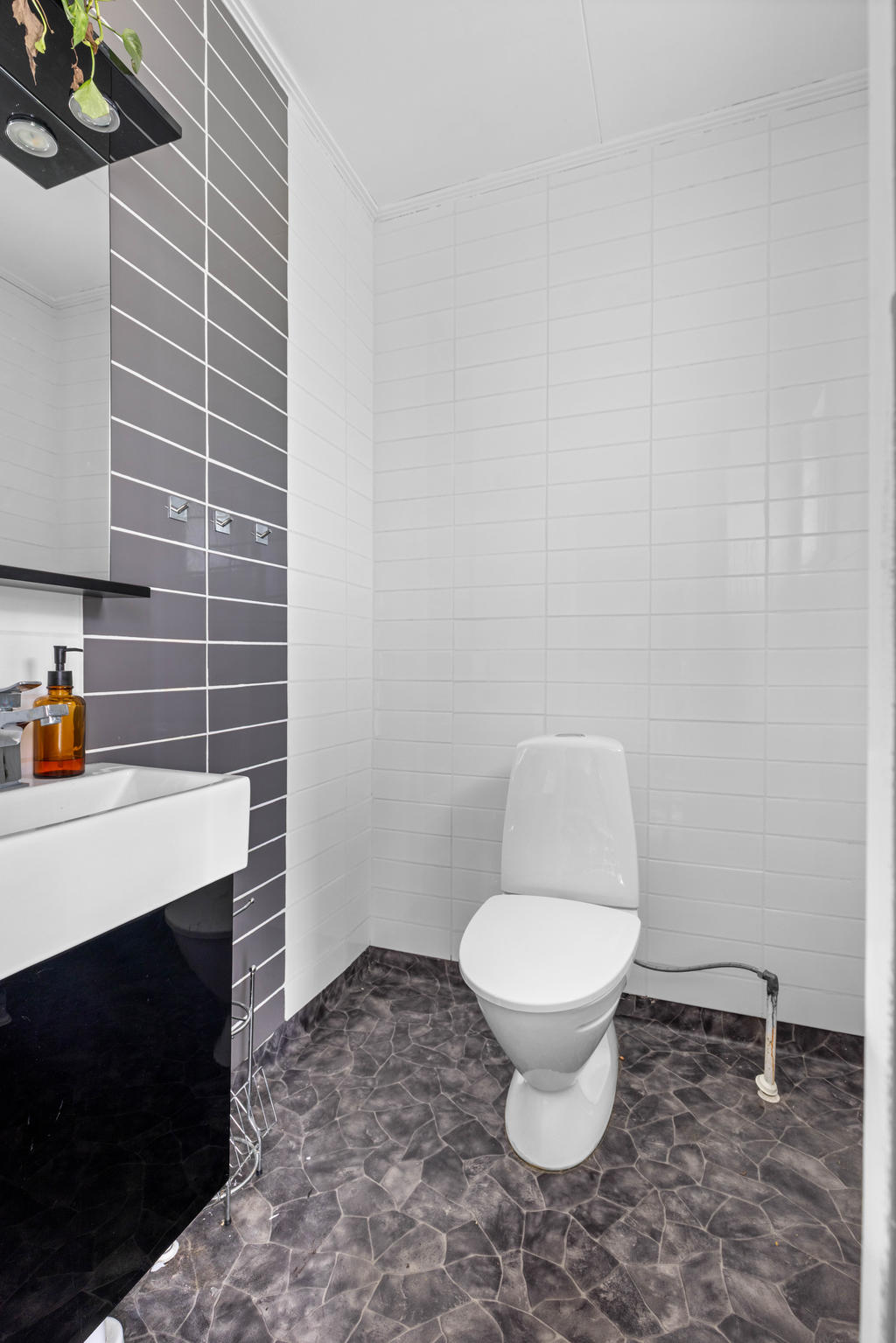 LGH 2
WC