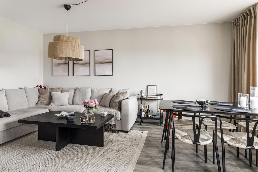 Plats för både soffa och matplats