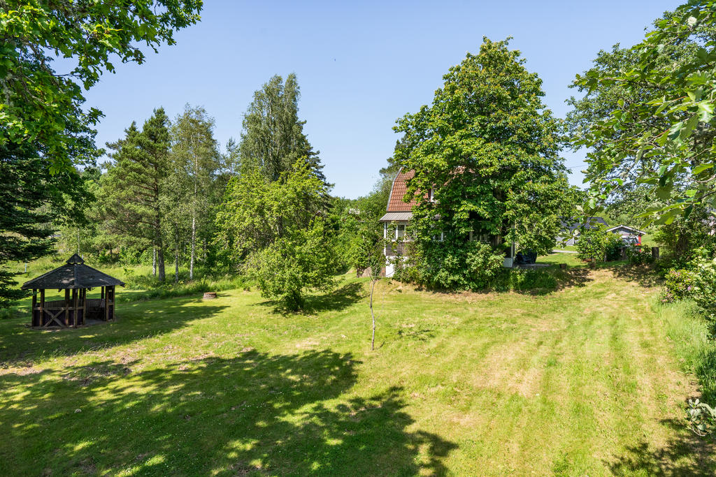 Härlig trädgårdstomt!