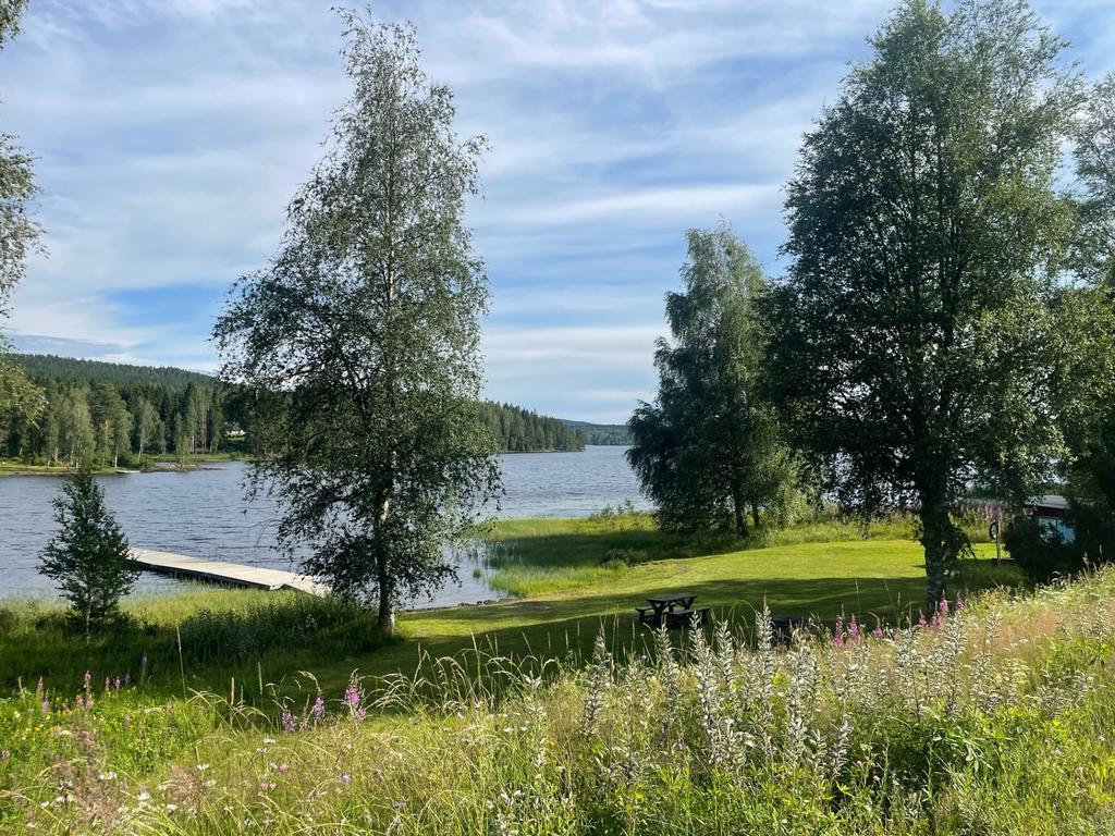 Badplats ca 600 m från huset.