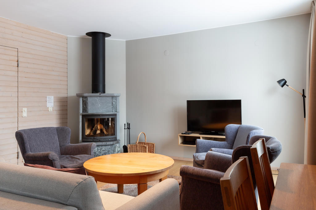 Öppen planlösning med kamin