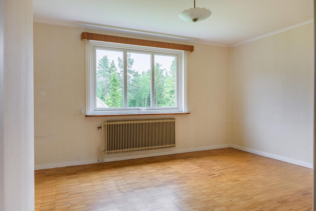 Sovrum 2 på övre plan
