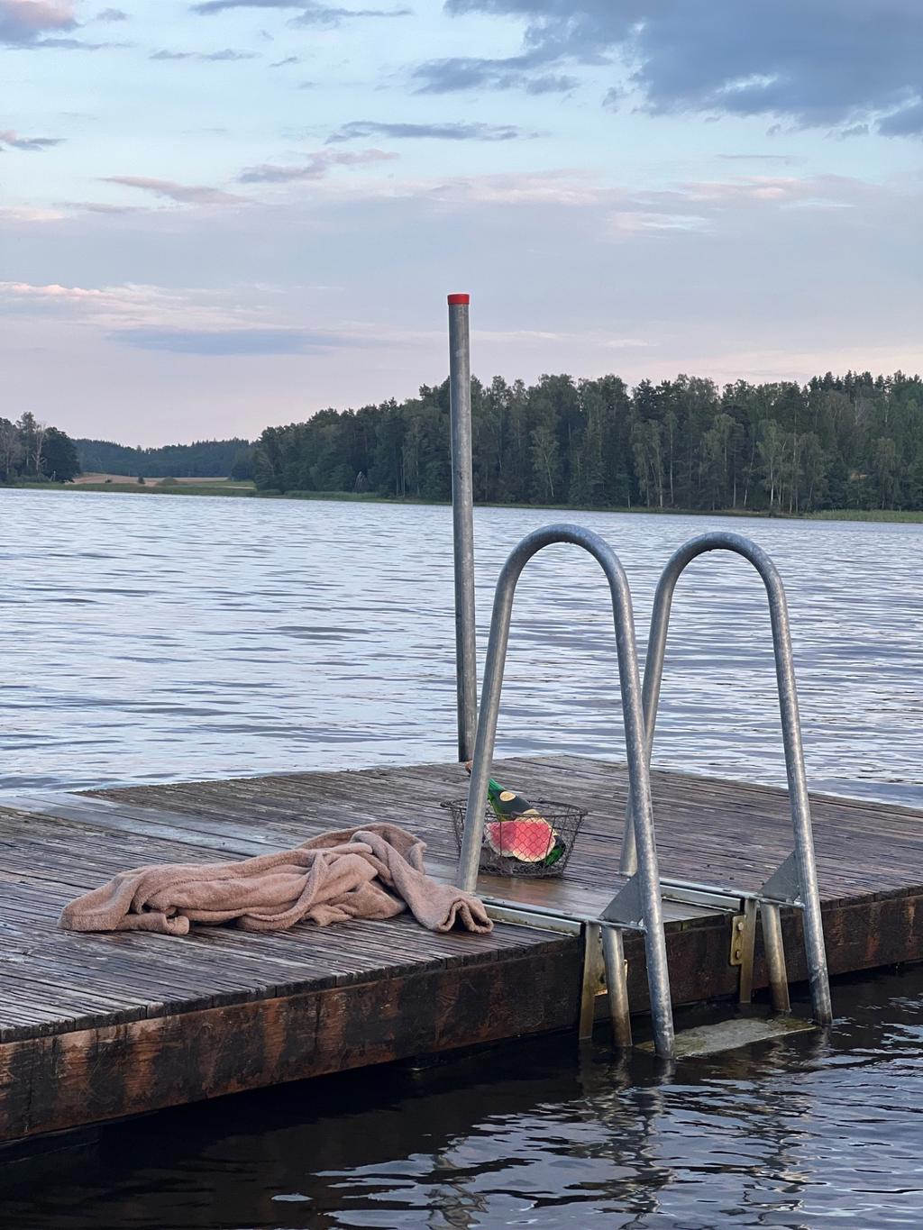 Säljarens bilder - Veckelns badplats ca 5 min bilresa från Pärontorp