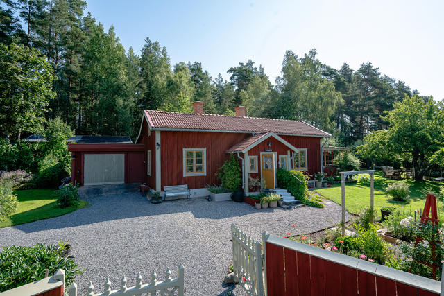 Välkommen till Vadsbro Pärontorp!