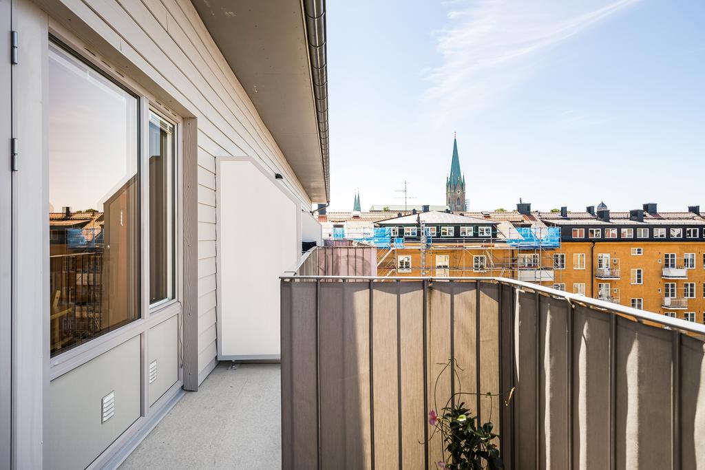 Med plats för mindre möblemang eller blommor