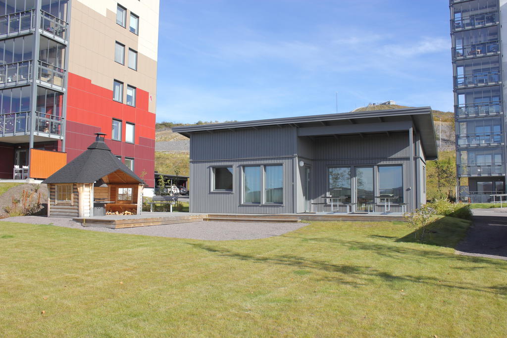 Bastubyggnad och grillkåta för föreningens medlemmar