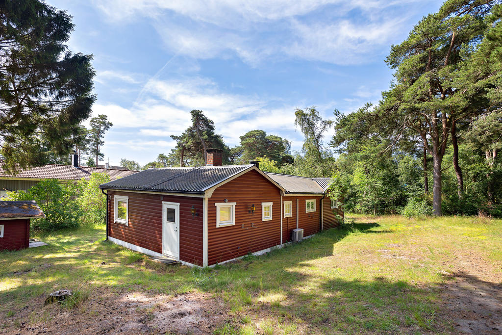 Huset norr- och öster-sida