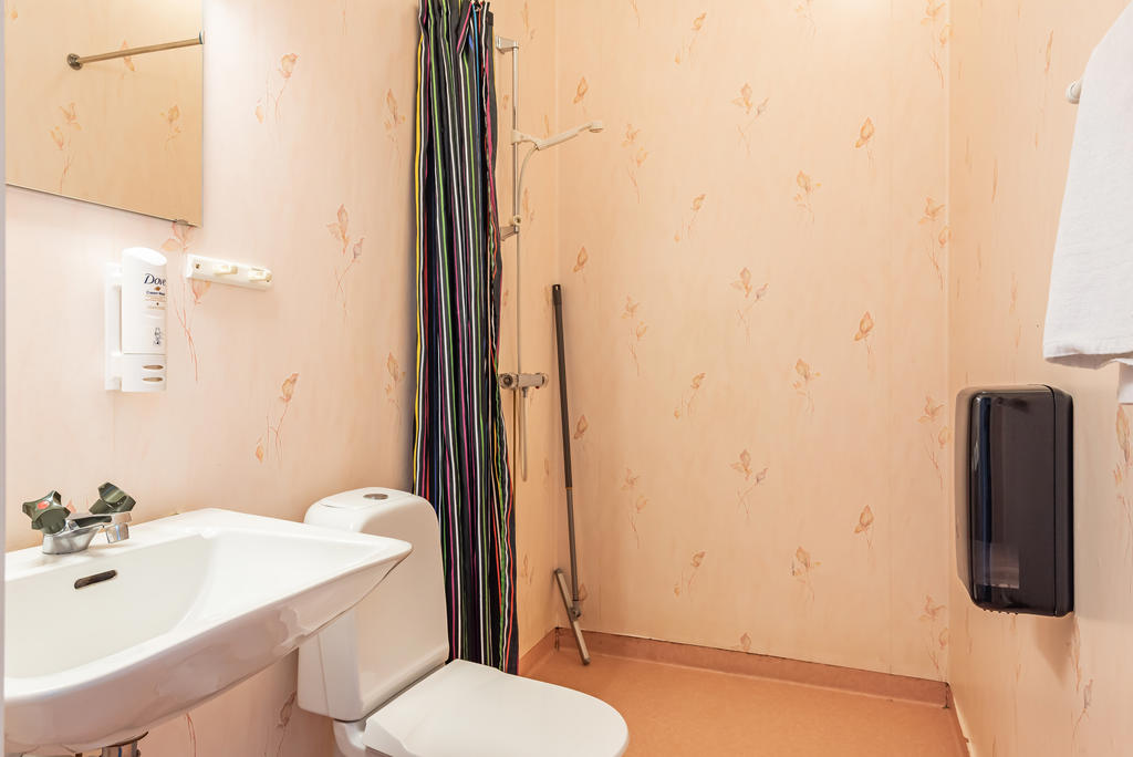 Badrum hotellrum 1