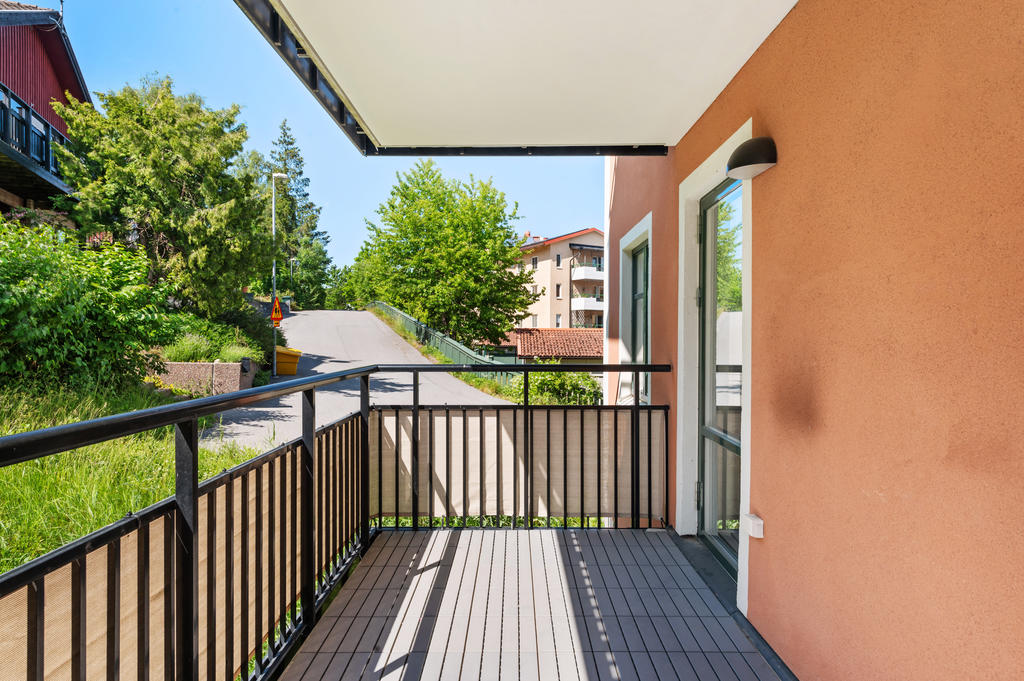 Stor balkong i västerläge