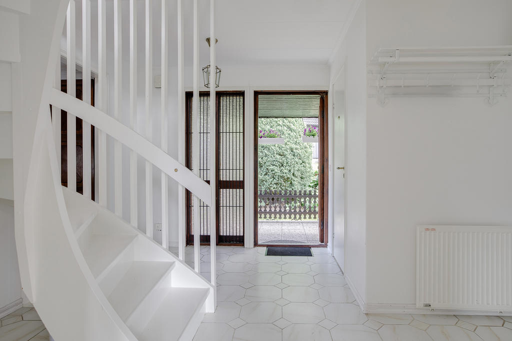 Entré. Hus 1
