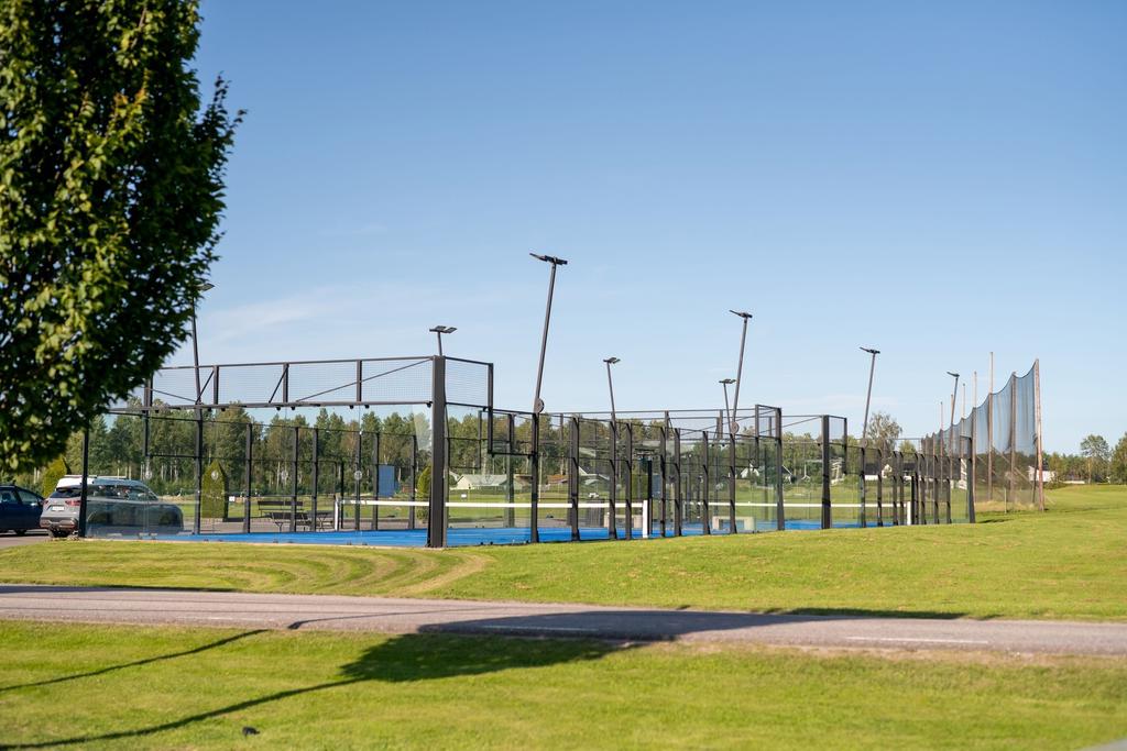 Padelbana i området