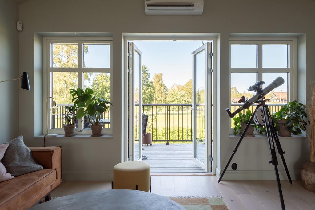 Utgång till balkong övre plan