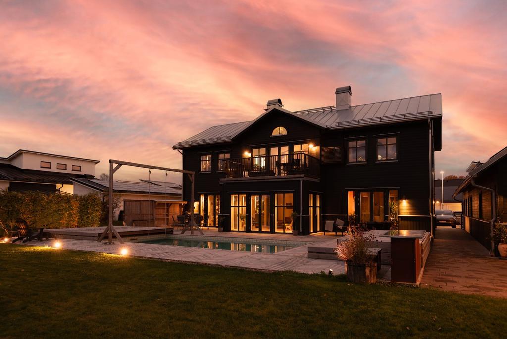 Skymningsbild baksida