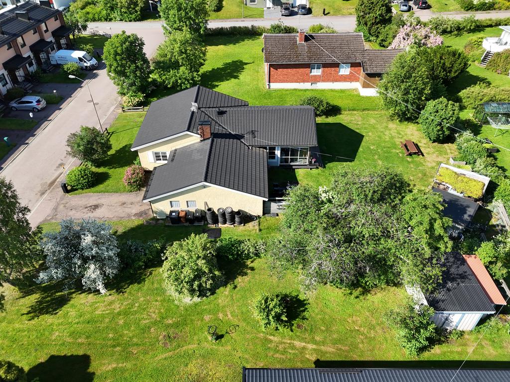 Vy över fastigheten. 