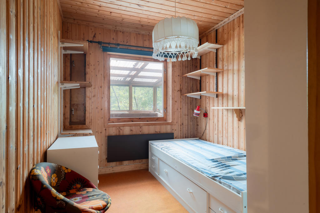 Sovrum 2 i huvudhuset