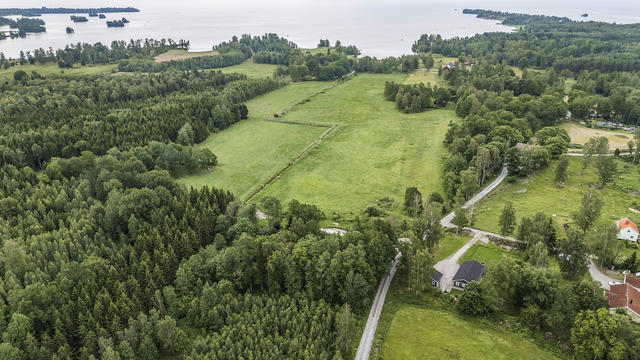 Fastighet med närhet till Hjälmaren 