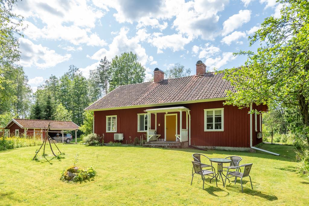 Entré två