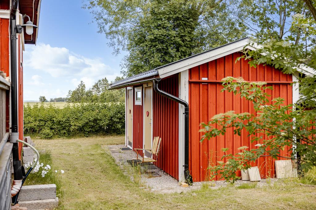 Utebyggnad med Badrum/tvättstuga och WC