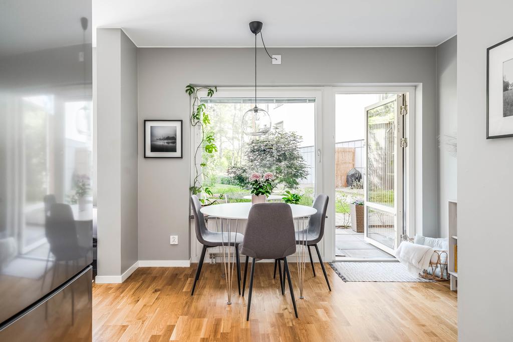 Utgång till uteplats från kök