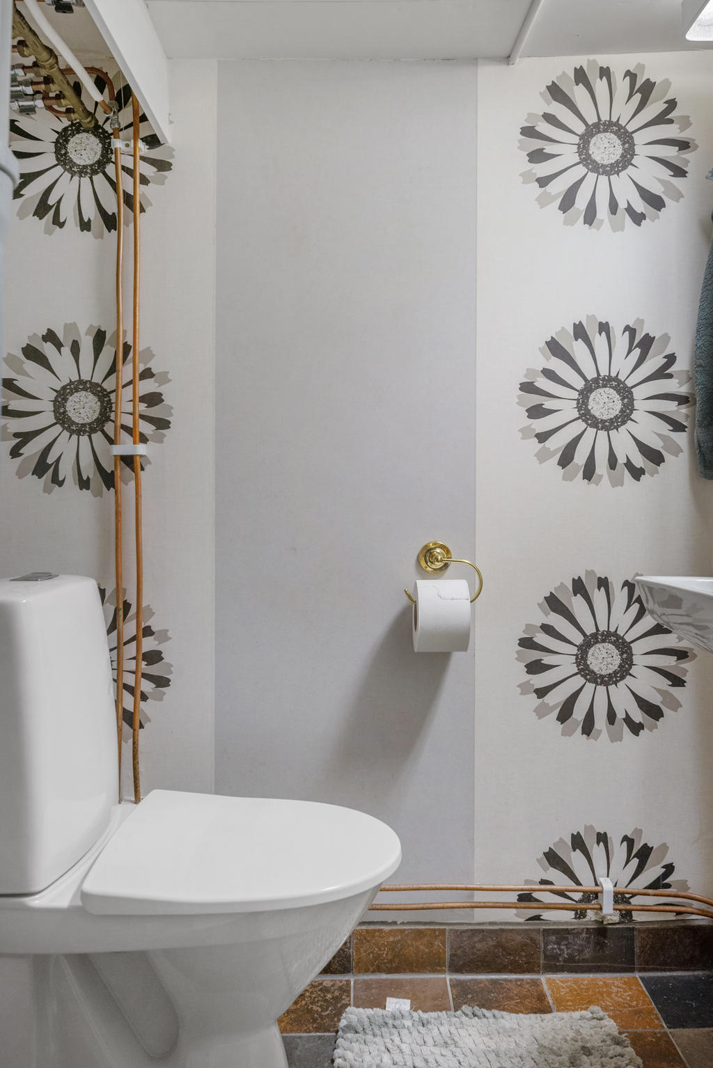 Gäst-WC, källarplan 
