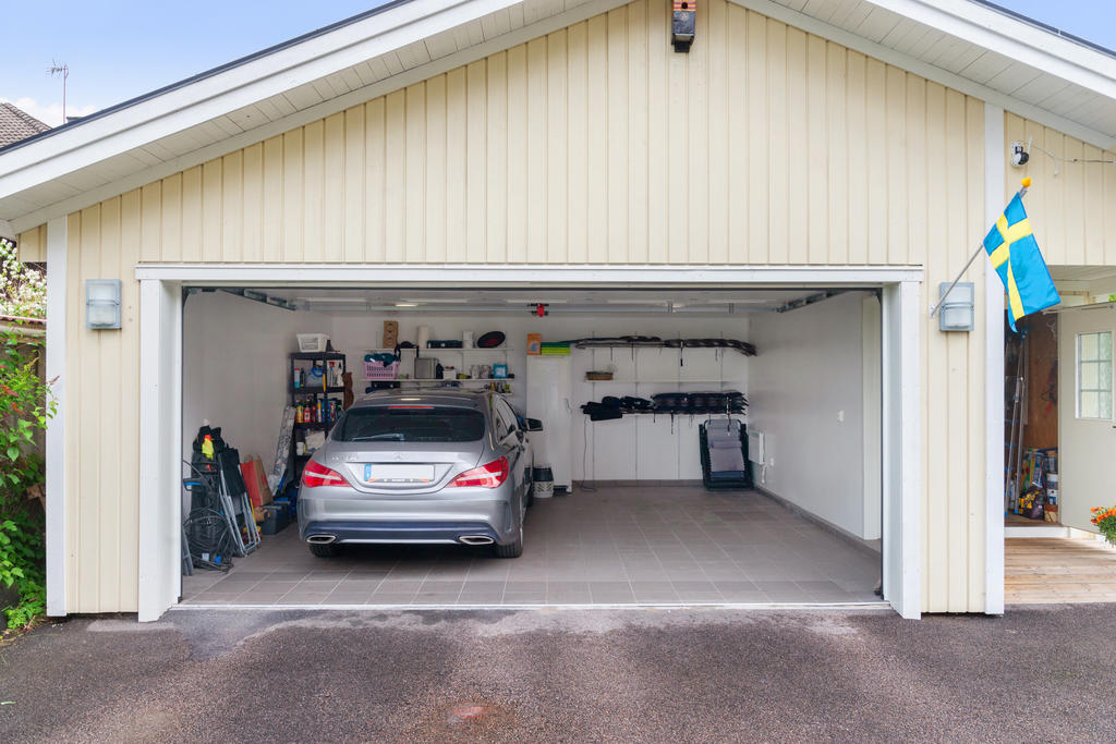 Dubbelgarage i mycket fint skick!