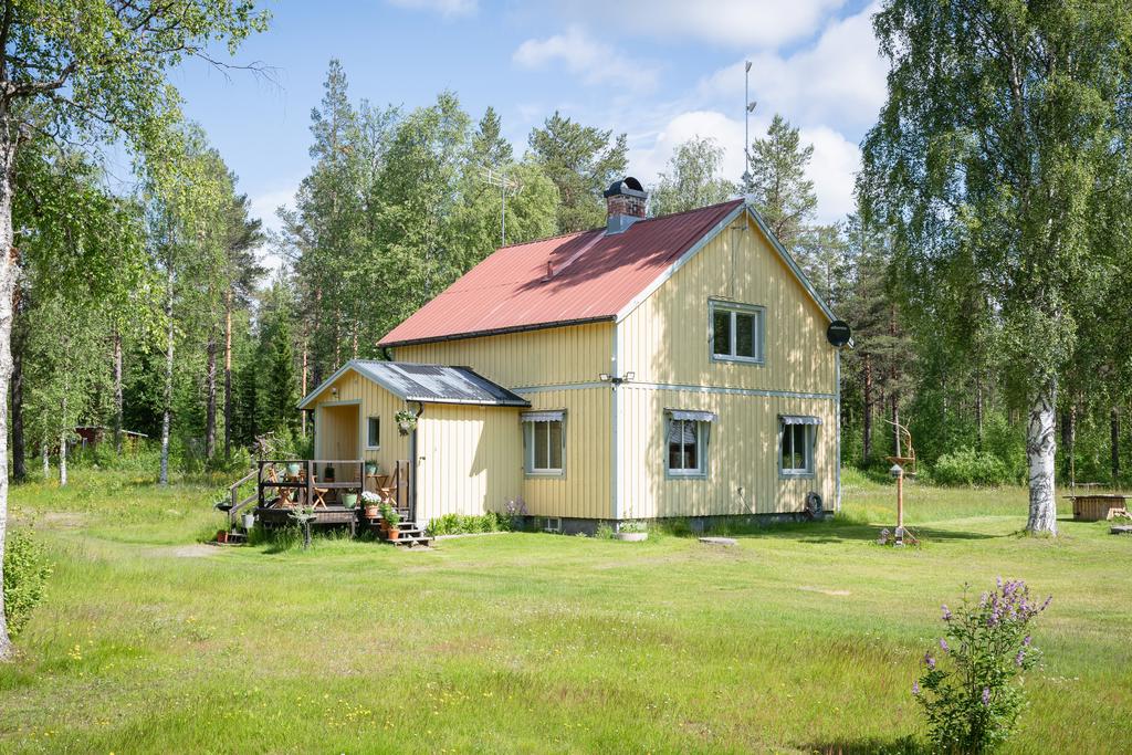 1½-plansvilla med källare
