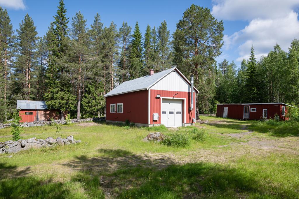 I köpet ingår även maskinhall i direkt anslutning till gården