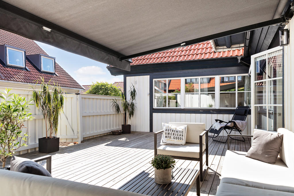 Stor härlig innergård med soligt läge