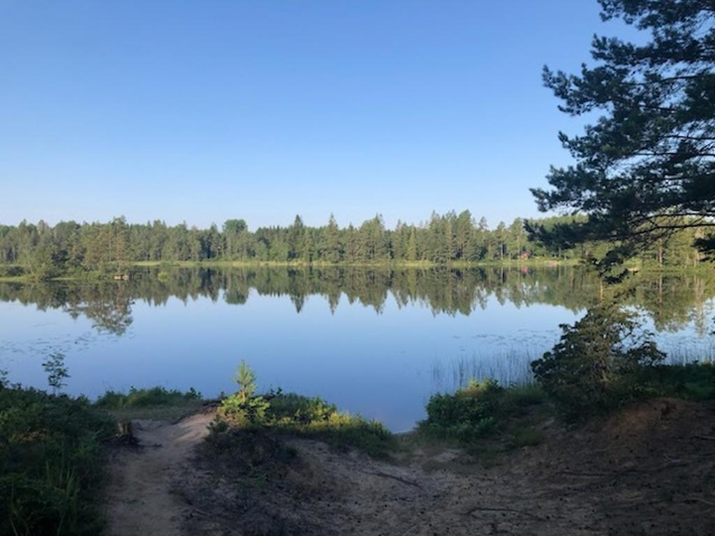Säljarens bild - liten strand vid badplatsen nedanför