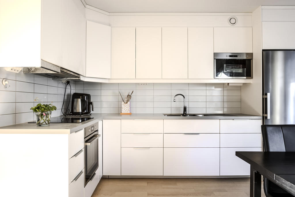 Kök med bra arbets- samt förvaringsytor