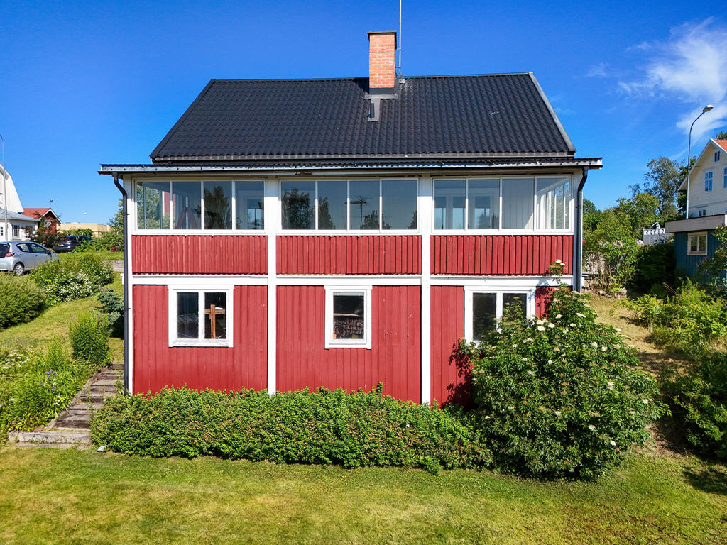 Fasad i söder. 