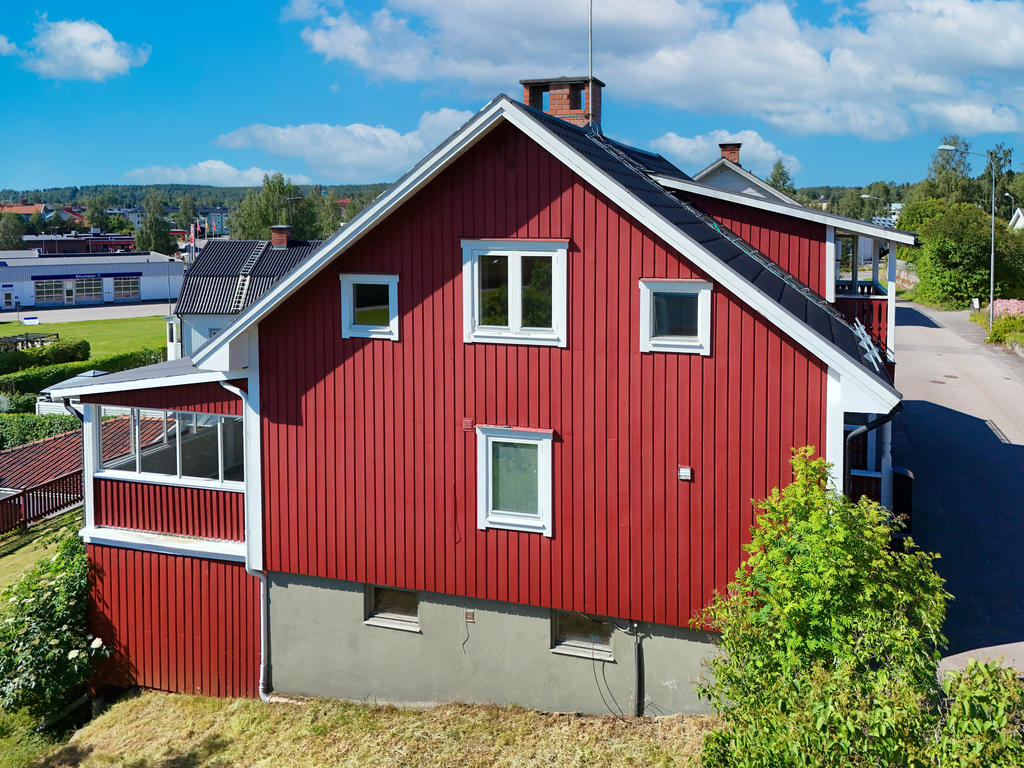 Fasad i öst.