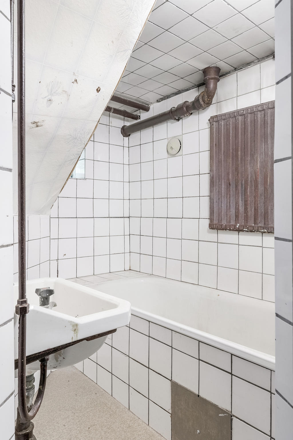 Badrum i källaren