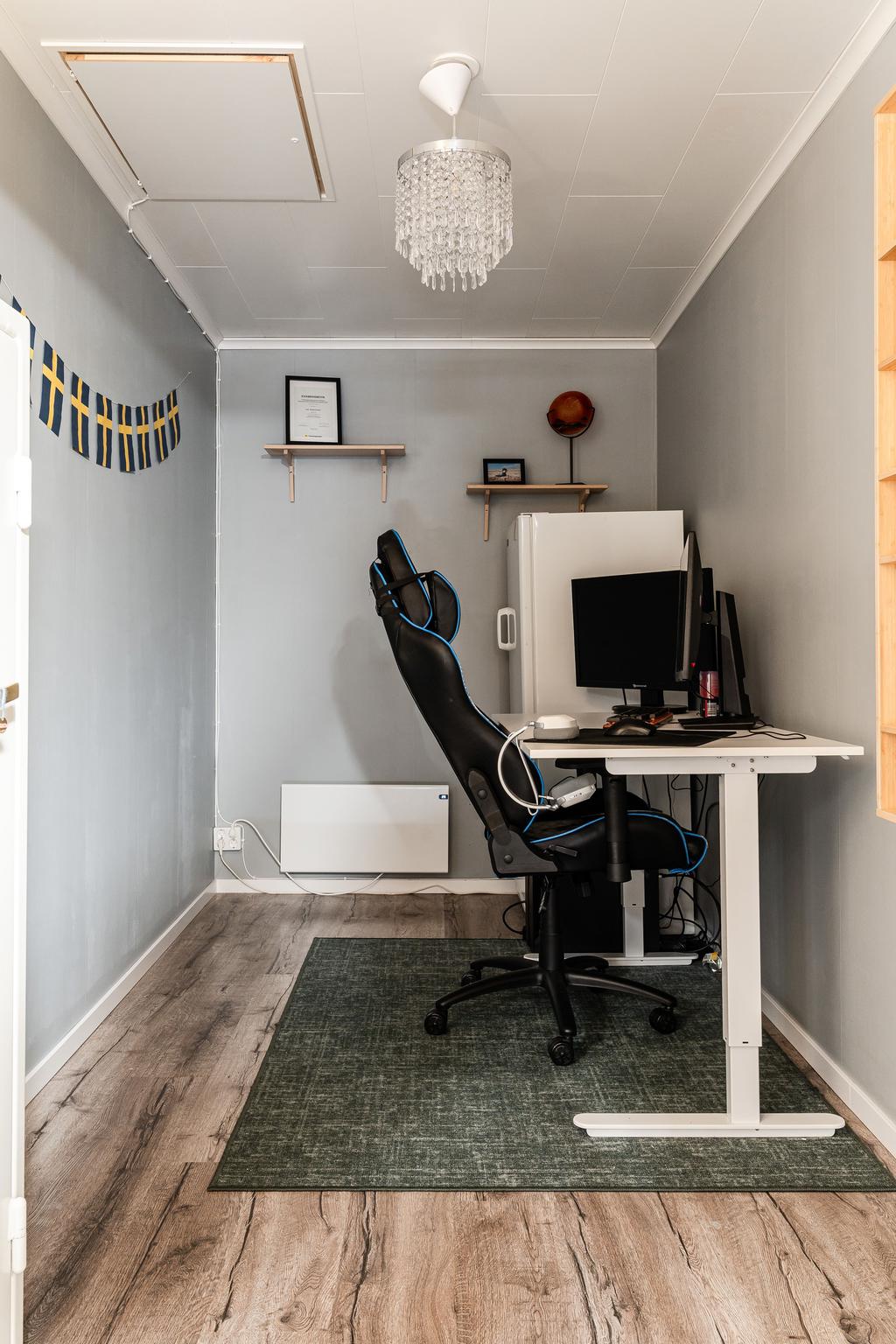 Kontor innanför garaget