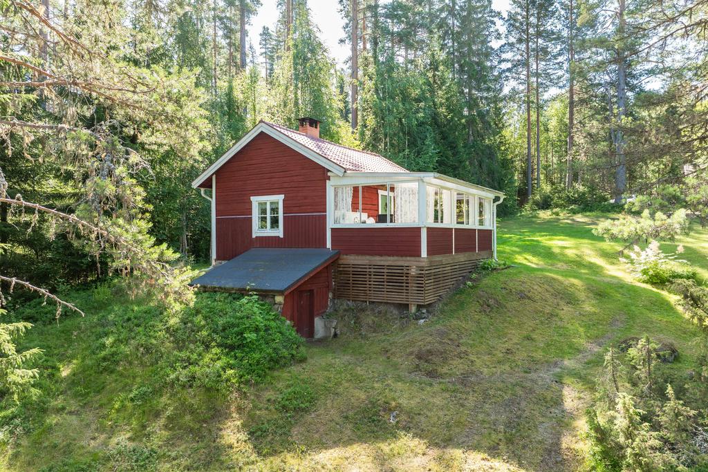 Huvudstugan med jordkällare