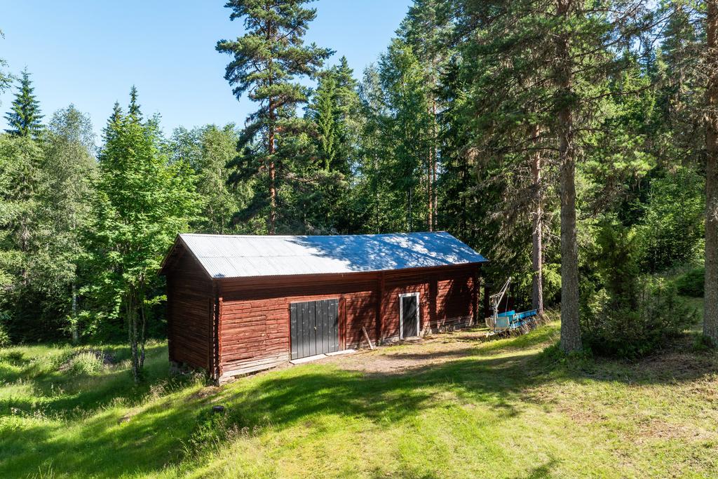 Ladan med loge, förråd och loft