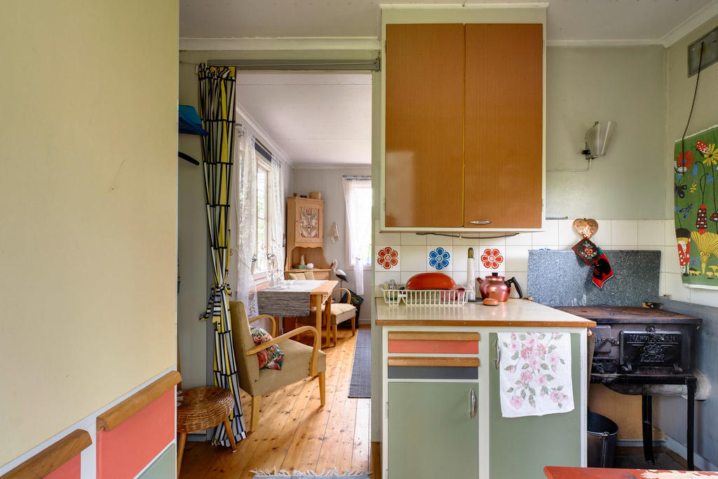 På knappa 12 kvadrat ryms både kök och sovrum.