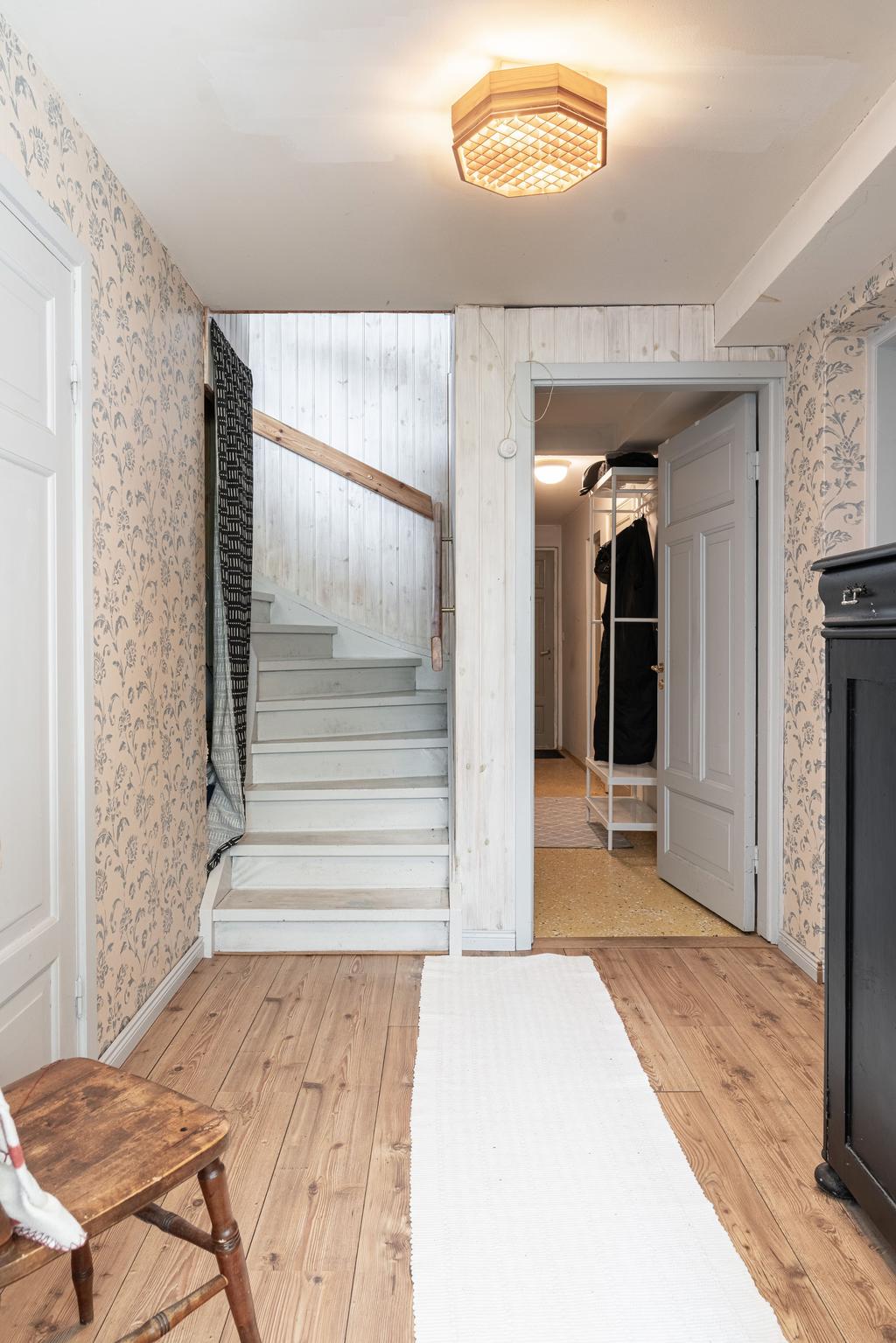 Hall souterrängvåningen